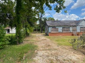 3401 Melbourne Street, Houston TX 77026