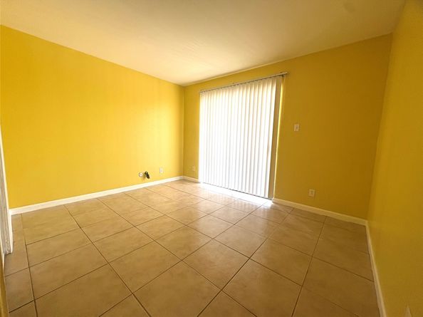 212 Plaza Verde Drive F26, Houston TX 77038