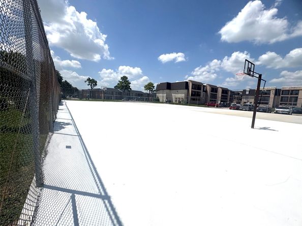 212 Plaza Verde Drive F26, Houston TX 77038