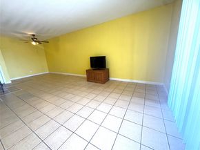 212 Plaza Verde Drive F26, Houston TX 77038