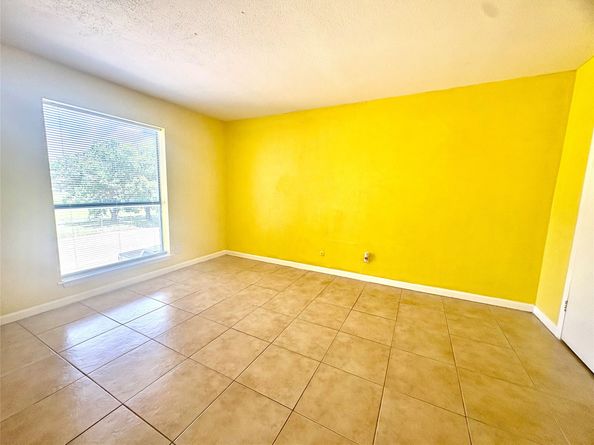 212 Plaza Verde Drive F26, Houston TX 77038