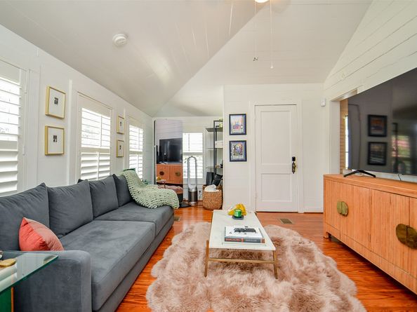 816 W Main Street, Houston TX 77006