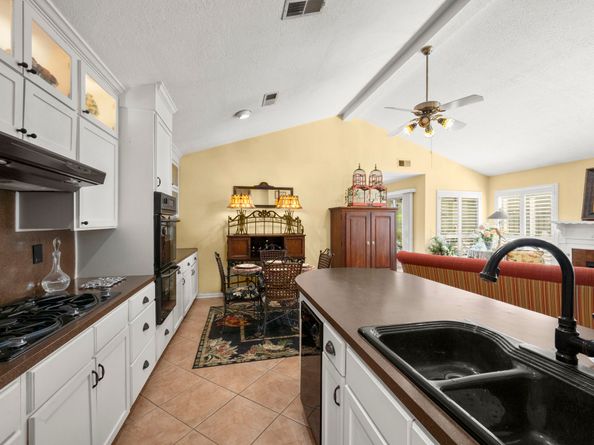 36 Bitterwood Circle, The Woodlands TX 77381