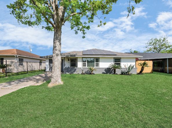 214 Axilda Street, Houston TX 77017