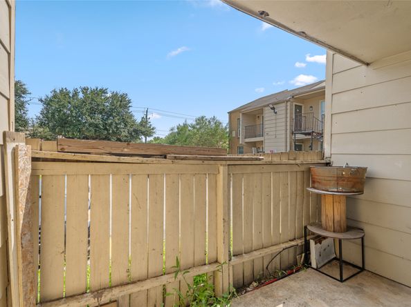8100 Creekbend Drive 131, Houston TX 77071