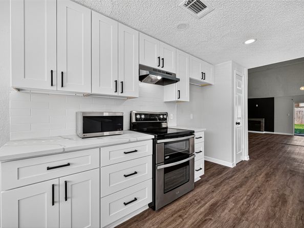 7706 Miller Glen Lane, Houston TX 77072