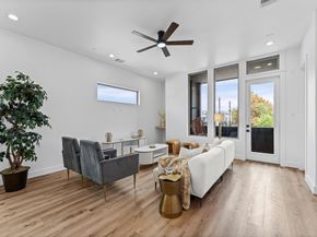 1122 W 17th Street D, Houston TX 77008