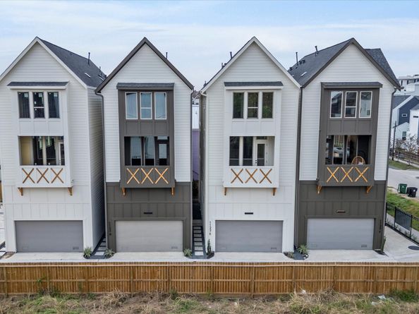 1122 W 17th Street D, Houston TX 77008