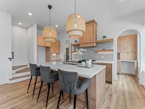 1122 W 17th Street D, Houston TX 77008