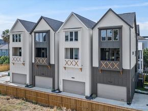 1122 W 17th Street D, Houston TX 77008