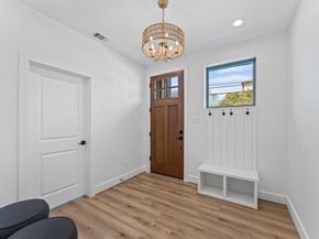 1122 W 17th Street D, Houston TX 77008