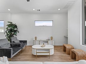 1122 W 17th Street D, Houston TX 77008