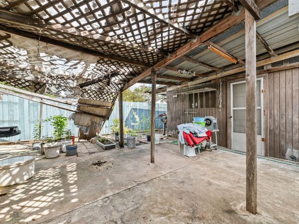 8023 Findlay Street, Houston TX 77017