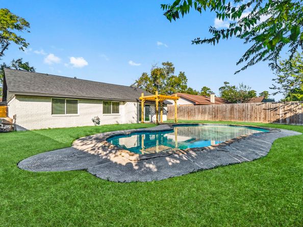 255 Taranto Lane, Houston TX 77015