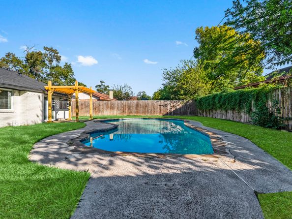 255 Taranto Lane, Houston TX 77015