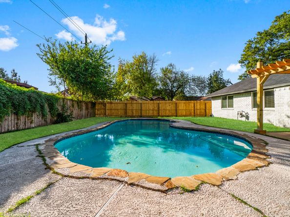 255 Taranto Lane, Houston TX 77015