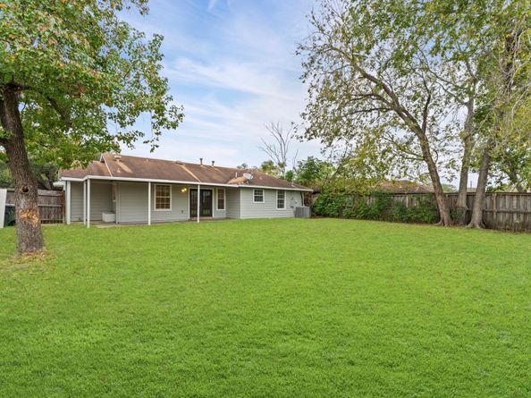 7007 Carvel Lane, Houston TX 77074