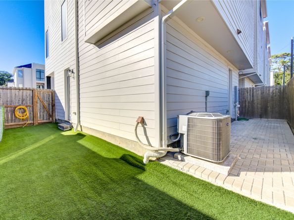 820 Wakefield Drive A, Houston TX 77018