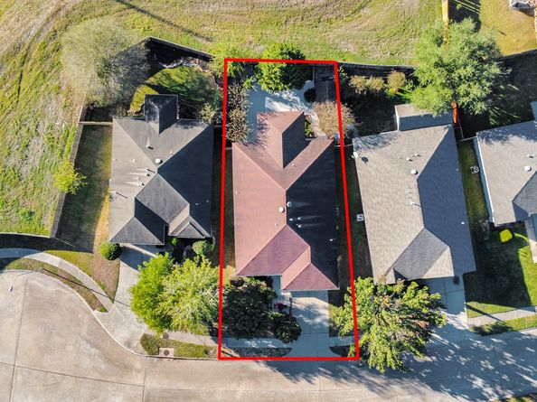 9519 Summer Laurel Lane, Houston TX 77088