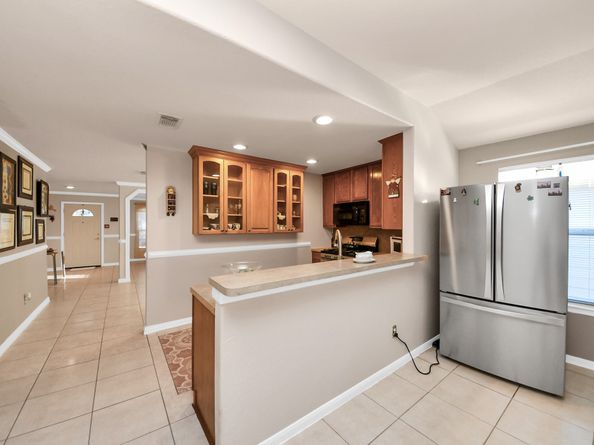 9519 Summer Laurel Lane, Houston TX 77088