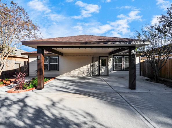 9519 Summer Laurel Lane, Houston TX 77088