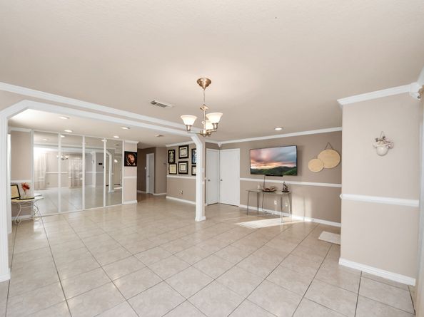 9519 Summer Laurel Lane, Houston TX 77088