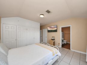 9519 Summer Laurel Lane, Houston TX 77088