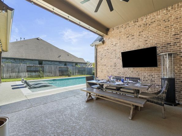 19219 Yellow Chestnut Lane, New Caney TX 77357