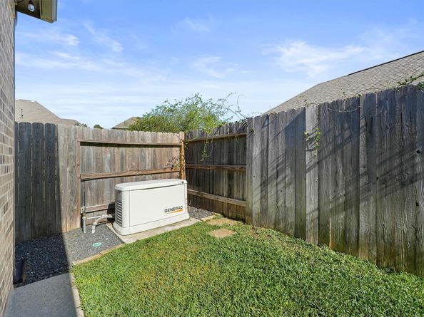 19219 Yellow Chestnut Lane, New Caney TX 77357