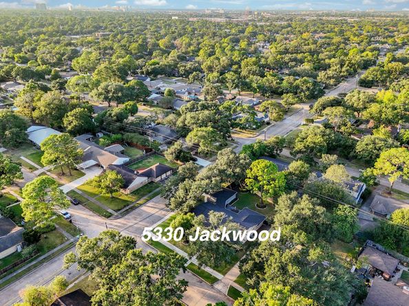 5330 Jackwood Street, Houston TX 77096
