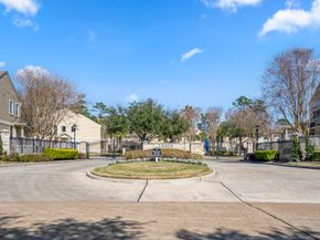 13600 Breton Ridge Street 15B, Houston TX 77070