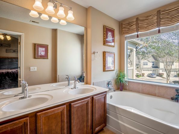 13600 Breton Ridge Street 15B, Houston TX 77070