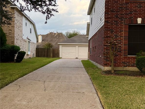 14902 Rock Mill Lane, Sugar Land TX 77498