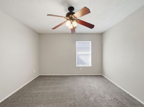 2810 Lockeridge Pines Drive, Spring TX 77386