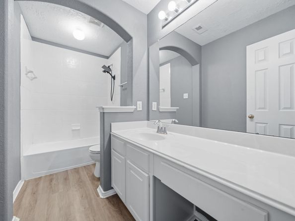 2810 Lockeridge Pines Drive, Spring TX 77386