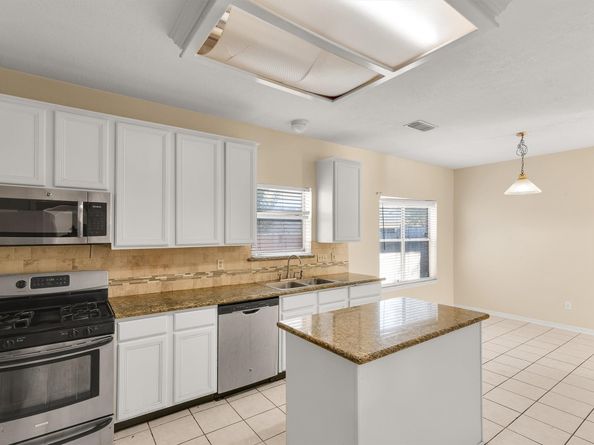 4211 Torrey Creek Lane, Houston TX 77014