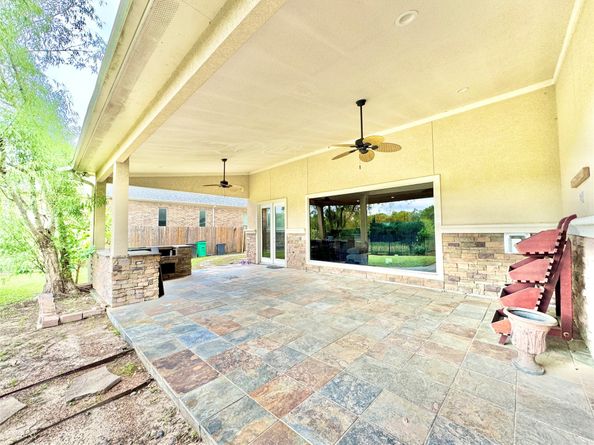 5318 Handbrook Drive, Houston TX 77069