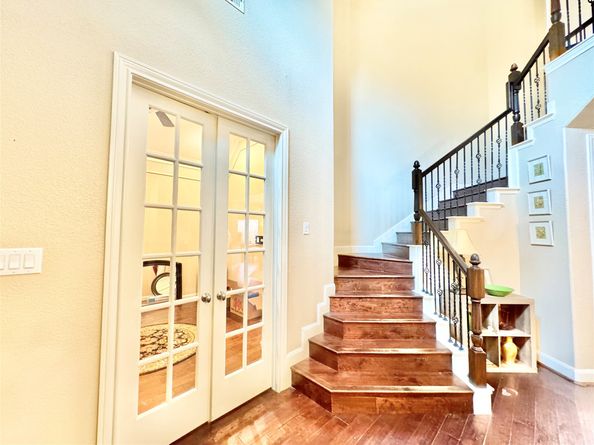 5318 Handbrook Drive, Houston TX 77069