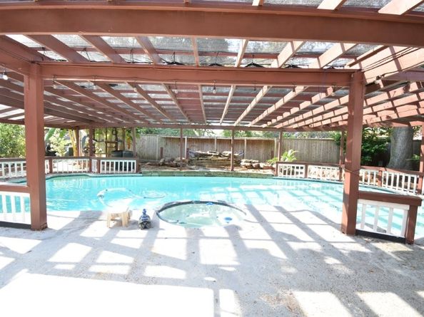 16 Treverstone Court, Sugar Land TX 77479