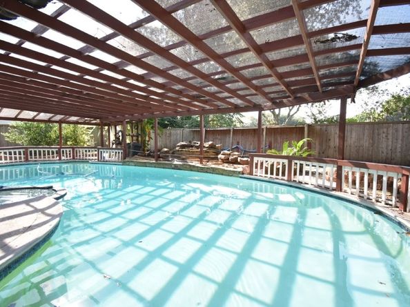 16 Treverstone Court, Sugar Land TX 77479