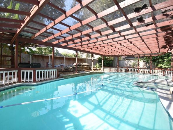 16 Treverstone Court, Sugar Land TX 77479