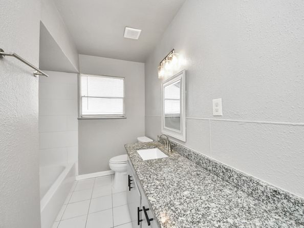 2926 Knotty Oaks Trl Trail, Houston TX 77045