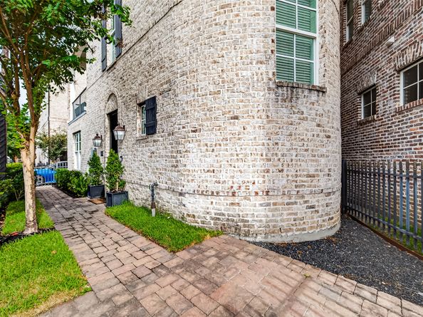 6240 Kansas Street, Houston TX 77007
