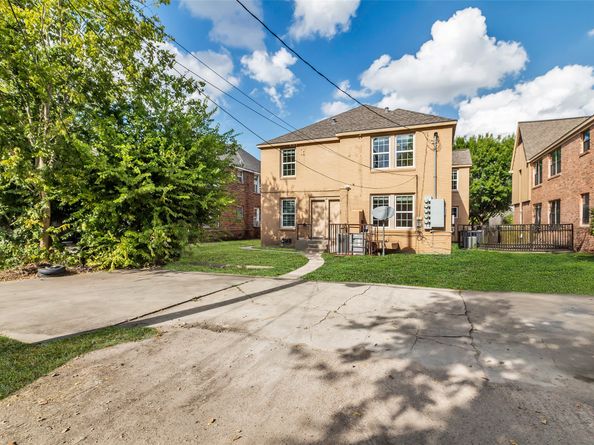 2302 Blodgett Street 14, Houston TX 77004