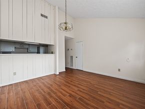 10913 Bexley Drive 913, Houston TX 77099