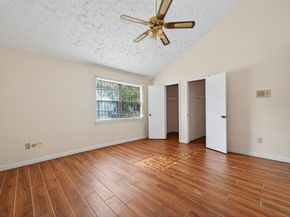 10913 Bexley Drive 913, Houston TX 77099
