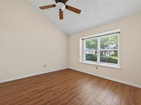 10913 Bexley Drive 913, Houston TX 77099
