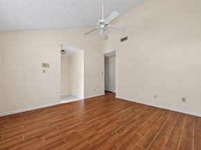 10913 Bexley Drive 913, Houston TX 77099