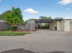 10913 Bexley Drive 913, Houston TX 77099