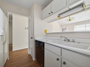 10913 Bexley Drive 913, Houston TX 77099